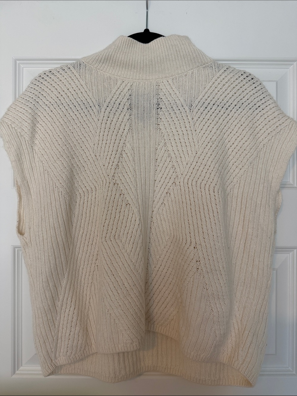 Express Women's Cream Knit Sleeveless Sweater with Funnel Neck Largr